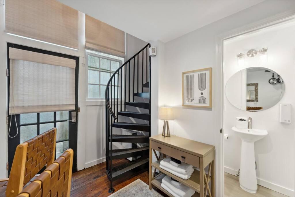 شقة Exclusive Open Loft In Downtown تشارلستون المظهر الخارجي الصورة